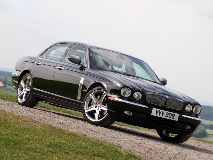  Jaguar XJR Portfolio 2006 года  (UK) (фото 16 из 23)
